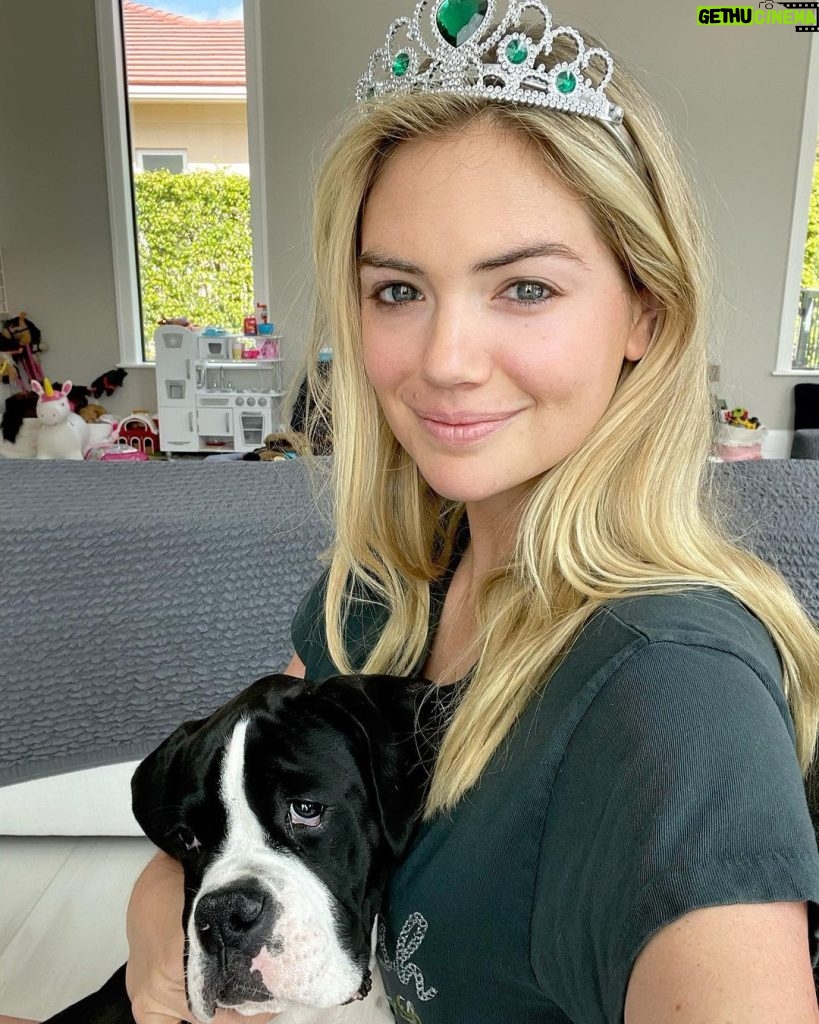 Kate Upton Instagram - IVs, puppies and tiaras.