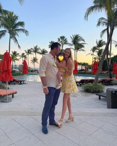 Kate Upton Instagram - Happy New Year! During 2020 I took a break from social media to focus on health, family and reduced screen time (hello social dilemma!) We made the most of our time at home as a family by spending true, quality time together... we took a few safe, socially distanced trips and also I was able to refocus on passions like horseback riding! I’m excited to jump back in recharged and ready to share some exciting projects in the works and some of the things that we’ve been up to. Of course, we are still taking the gravity of COVID extremely seriously during these recent spikes and scares.... but basically I’m saying, here I am back on Instagram! Hello 2021!