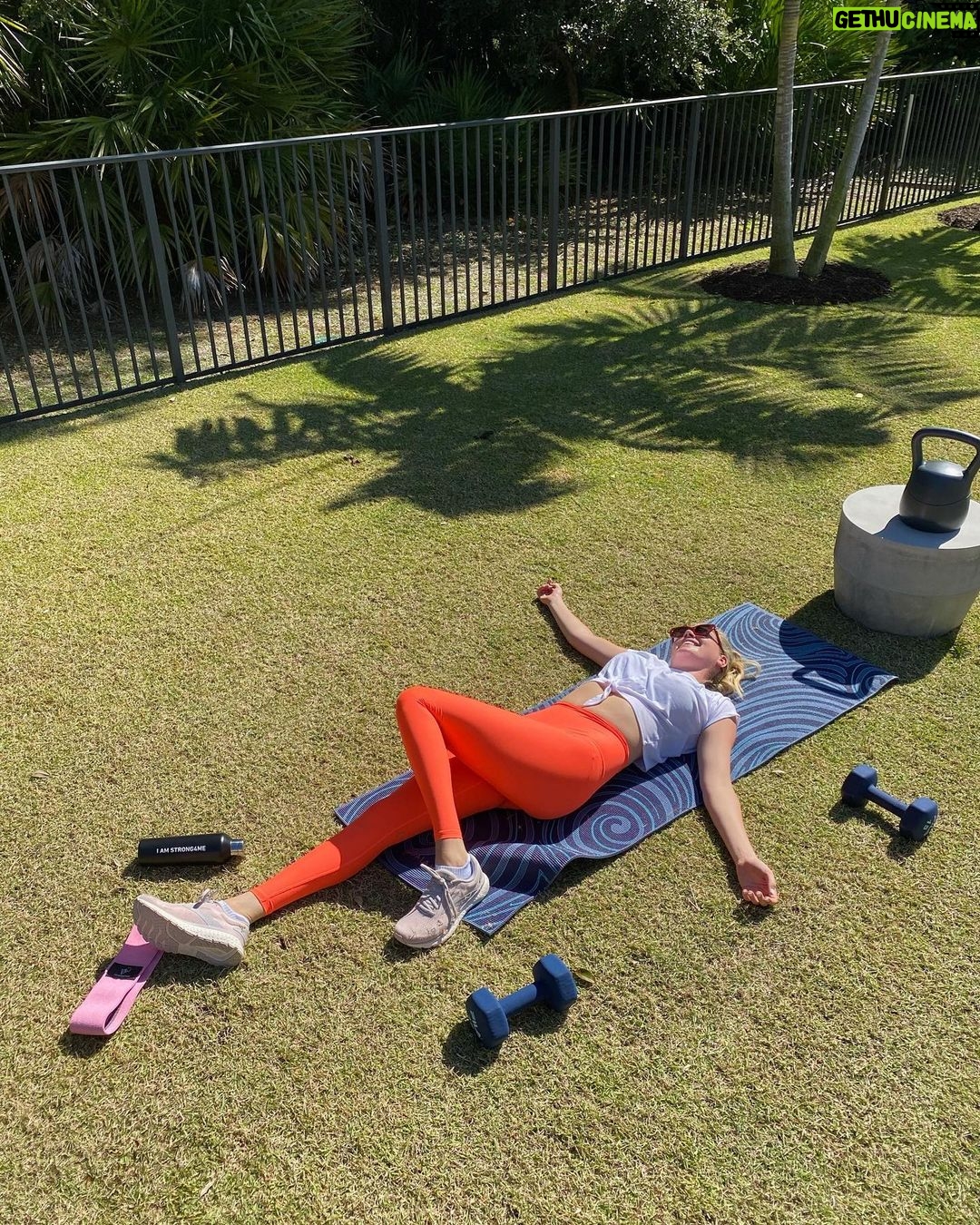 Kate Upton - 93.7K Likes - Stretching my legs #fashion vs #covidreality
#tbt #fashionvsreality