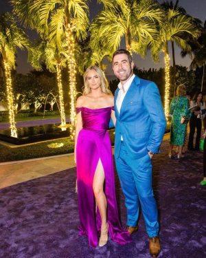 Kate Upton Instagram - Justin and I had such a great time at #amfARPalmBeach in support of @amfar’s incredible work to #CureAIDS 💕