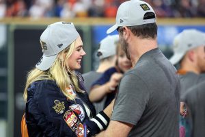 Kate Upton Instagram - Congrats to @astrosbaseball and my husband on winning the World Series! And even more reason to celebrate… now we get you home! ❤️