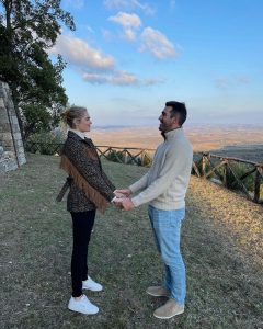 Kate Upton Instagram - 5 years down… forever to go! Life with you never gets old. I love you @justinverlander. Happy Anniversary! ❤️❤️❤️❤️❤️