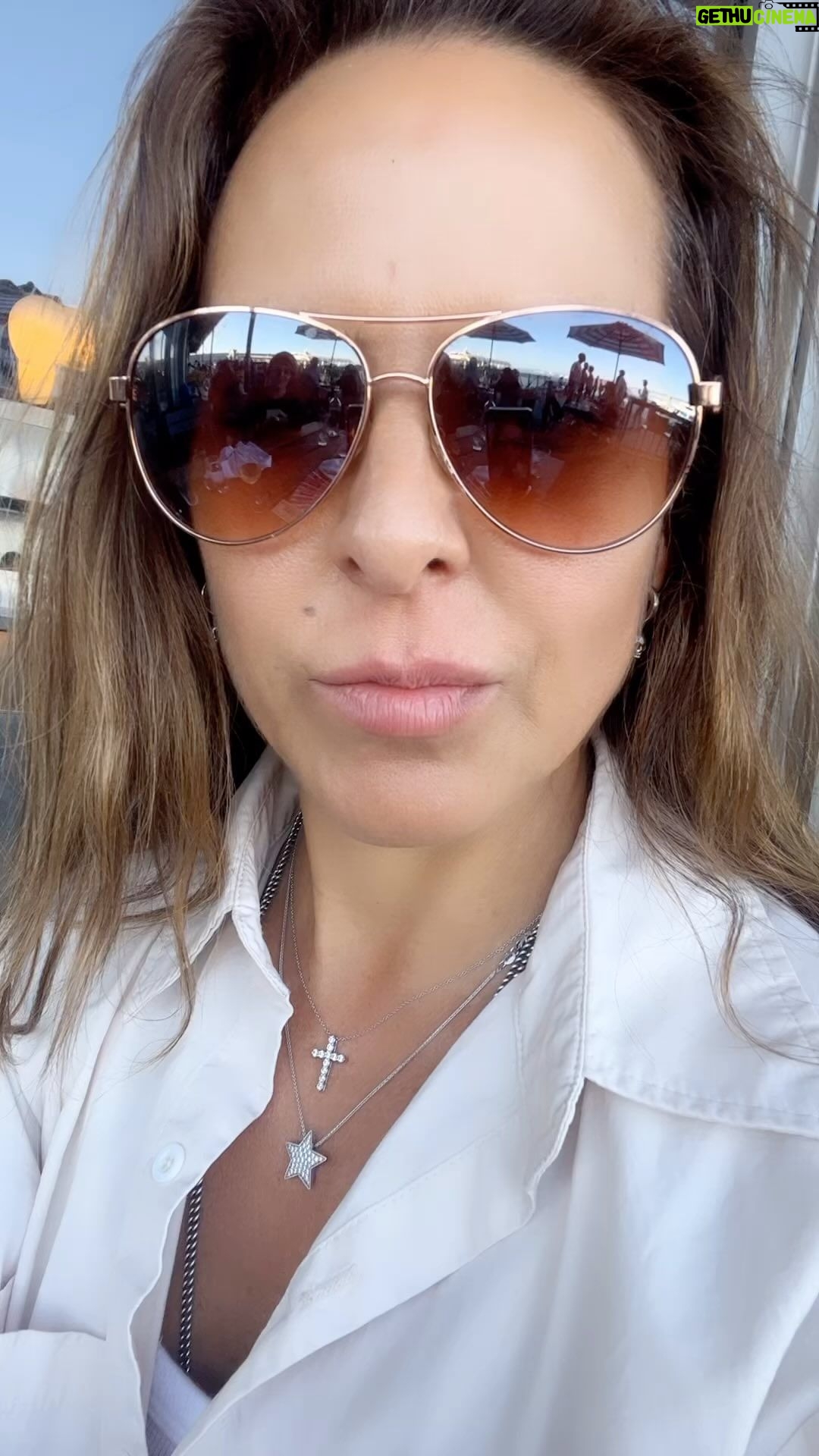 Kate del Castillo Instagram - Never happier! Familia! @vdelcastillotv @darwin___________________ hacen falta! ♥️♥️♥️♥️