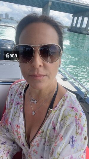 Kate del Castillo Instagram - @anagabrieloficial @lacarmela2 @jessimaldonadotv  #amistadesverdaderas ♥️♥️♥️♥️