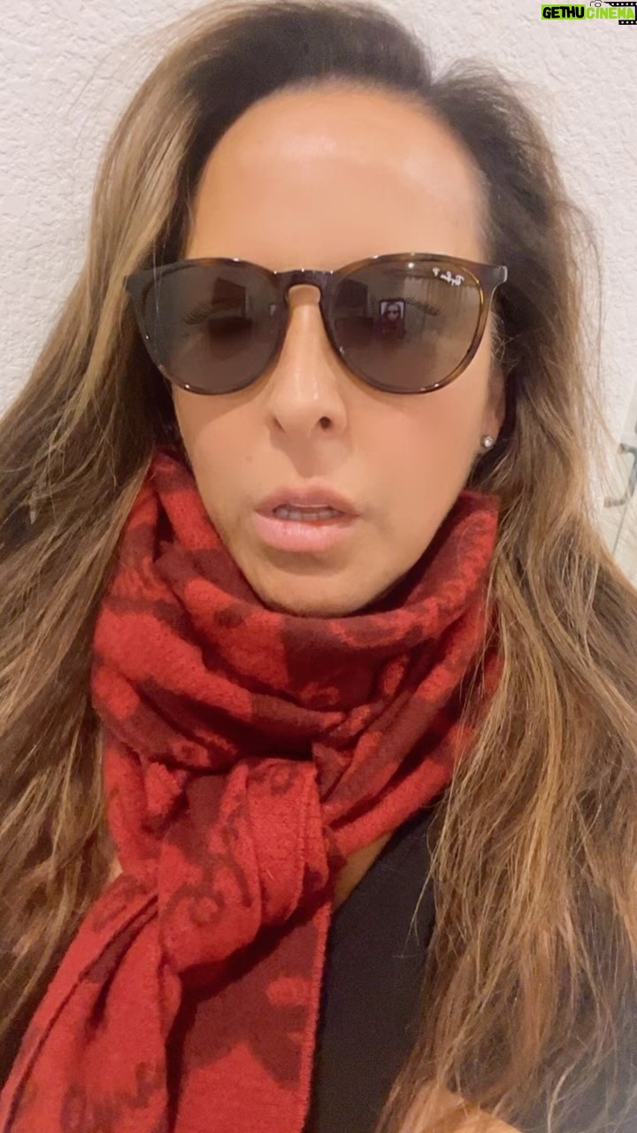 Kate del Castillo Instagram - … ♥️💔❤️‍🔥💝 Whatever 🙄 #amargator #amargeitor