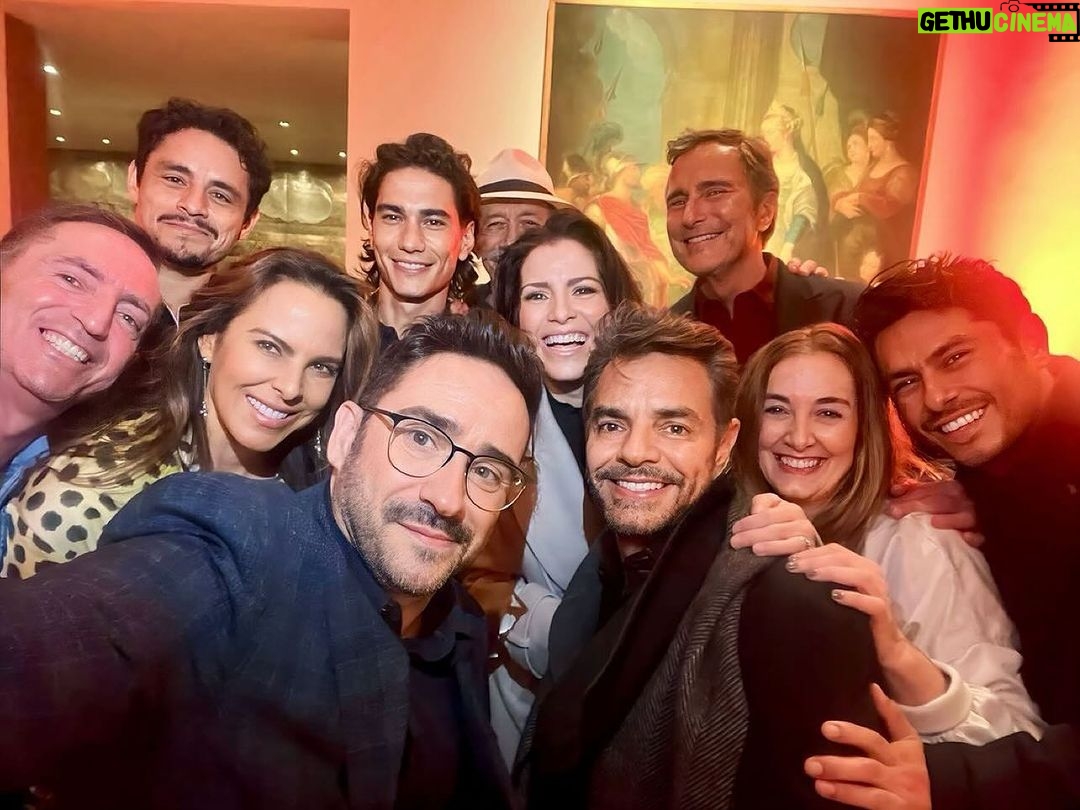 Kate del Castillo Instagram - Gracias @institutocervanteslosangeles • Tarde entre amigos del cine, celebrando el éxito con el galardonado J.A. Bayona y sus 12 Premios Goya por “La Sociedad de la Nieve”. Triunfo rotundo por su compromiso y apuesta por el cine en español. ¡Próxima parada, los Premios Oscar®️! ¡El Instituto Cervantes de Los Ángeles apoyando el cine iberoamericano siempre! 🎥 @katedelcastillo @vogrincicenzo @alexrosaldo @ederbez @bahena00 @filmbayona @jamescostos @luisgemartin @elvicano @jessejohngarcia @ignaciolosangeles #EdwardJamesOlmos #CineEnEspañol #PremiosGoya #Éxito #Compromiso #Bayona #InstitutoCervantesLA #lasociedaddelanieve #AmigosdelCine