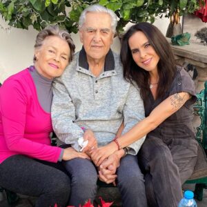 Kate del Castillo Instagram - #tbt miss my parents. Los extraño. ♥️♥️♥️