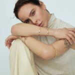 Kate del Castillo Instagram - El espíritu de @katedelcastillo se resume como un alma emprendedora... Para ella, cada día es una nueva oportunidad para ser una mejor persona e intérprete. La energía que le ha dado una vida entera en la industria fue la misma que la impulsó para crear personajes como Teresa Mendoza en "La Reina del Sur". De la mano de Bulgari, la actriz muestra su lado más poderoso en esta edición del mes de octubre. Director Editorial: @gerardangulo Fotografía: @carlos_ruizc Realizacion: @sergio.valenzuela Peinado: @jorgebeltranhair Maquillaje: @vicoguadarrama PR: @prensa_danna