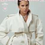 Kate del Castillo Instagram - A días del estreno de la tercera temporada de la Reina del Sur, Kate del Castillo protagoniza nuestra segunda portada del mes de Octubre. En la que nos habla sobre las razones que la impulsaron a crear personajes fuertes, valientes y muy especiales como Teresa Mendoza. Su talento es hoy su mejor arma, por eso elige aliados como @bulgari “A nuestra edad, aprendes que una decide irse cuando no hay nada que perder y yo tenía todo por perder. Fue empezar completamente de cero, por supuesto que sentí muchísimo temor, pero me encantó llegar a un lugar donde nadie te conoce, que abre sus puertas por tu modo de hacer las cosas, por tu talento” comenta la actriz. Conoce sobre las luchas que ha tenido que pasar, pero también de la increíble vida que ha construido para sí misma. Director Editorial: @gerardangulo Fotografía: @carlos_ruizc Realizacion: @sergio.valenzuela Peinado: @jorgebeltranhair Maquillaje: @vicoguadarrama PR: @prensa_danna