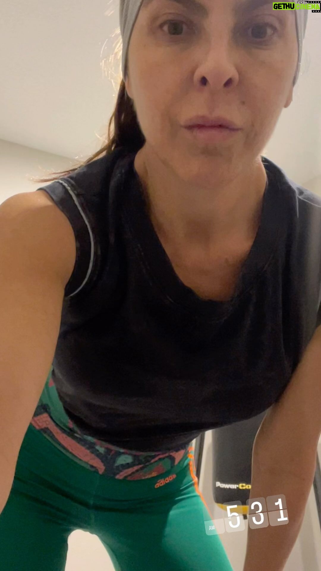 Kate del Castillo Instagram - Morning workout. Feliz martes!