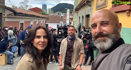 Kate del Castillo Instagram - Behind the scenes #lareinadelsur3 in Machu Picchu, Peru @reinadelsurtv Teresa Mendoza undercover 😎
