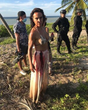 Kate del Castillo Instagram - Asi terminé después del capítulo de anoche!! 😂🤣🤣🤣 @reinadelsurtv