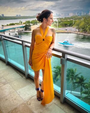 Kate del Castillo Instagram - Finally! La Reina del Sur is back! On my way to the premiere!! 
Por fin La Reina regresa! Camino a la premiere! Gracias al equipo:
Stylist @blancopop dress by @johannaortizofficial hair and makeup by @hairbyvanessasanchez jewels by @iconique.jewels shows by @alexandrevauthier photo by @bahena00 nails by @millie_cosmo 
@reinadelsurtv ♥️♥️♥️