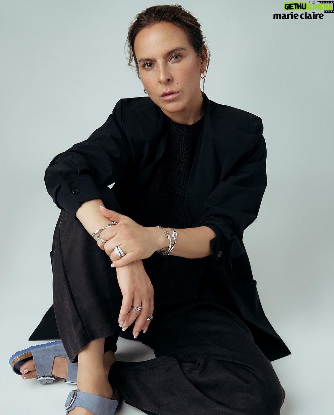 Kate del Castillo Instagram - El espíritu de @katedelcastillo se resume como un alma emprendedora... Para ella, cada día es una nueva oportunidad para ser una mejor persona e intérprete. La energía que le ha dado una vida entera en la industria fue la misma que la impulsó para crear personajes como Teresa Mendoza en "La Reina del Sur". De la mano de Bulgari, la actriz muestra su lado más poderoso en esta edición del mes de octubre. Director Editorial: @gerardangulo Fotografía: @carlos_ruizc Realizacion: @sergio.valenzuela Peinado: @jorgebeltranhair Maquillaje: @vicoguadarrama PR: @prensa_danna