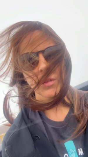 Kate del Castillo Instagram - In the middle of nowhere…wind, snow and vertigo.
#vertigo #letstalkaboutvertigo