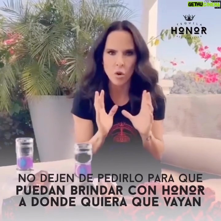 Kate del Castillo Instagram - Follow us @tequilahonor • ¡Tequila Honor llegó a Arkansas! Estamos muy felices de decirles que ahora se pueden acercar a su punto de distribución favorito, restaurante o bar para solicitar Tequila Honor; si todavía no lo tienen en su lugar favorito pídanselo al gerente para que se los consiga! ¿Están listos? Si eres de Arkansas comenta con un 🙋♂️🙋para saber que brindarás con Honor. ¡Salud y sigue viviendo con Honor! Tequila Honor has arrived in Arkansas! We are very happy to tell you that now you can go to your favorite liquor store, restaurant, or bar to order Tequila Honor; If they still don't have it in your favorite spot, ask the manager to get it for you! Are you ready? If you are from Arkansas, comment with a 🙋♂️🙋to let us know that you will toast with Honor. Cheers and keep living with Honor! #Arkansas #Laborday #USA #tequilacocktail #cocktailhour #cocktailtime #cocktailoftheday #classiccocktails #LRDS #tequilahonor #viveconhonor #tequila #LRDS3 #honor #honorisinyourhands #livewithhonor #mexico #shots o#honorisinyourhands #tequilatime #tequilanight #mexicancocktails #tequilalover #mexicantequila #tequilamexicano #margaritas #veterans #specialforces #amigo