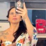 Kate del Castillo Instagram - Happy to be back working after weeks of dealing with severe VERTIGO. Yes, covering tattoos. #vertigo #imback #letstalkaboutvertigo Feliz de regreso a trabajar después de sufrís de vértigo durante semanas. ♥️🙌🏼💪🏽👊🏼 New Mexico