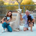 Kate del Castillo Instagram - Gracias @cesarsway por un día increíble y lleno de amor por todos lados. Comida deliciosa por la chef @coniseafood en el Dog Phsycology Center. Lola estuvo por primera vez ZEN 🙄😂 Thank you for an amazing beautiful day! Photo by @bahena00 #dogwhisperer