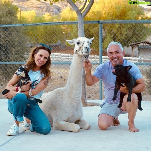 Kate del Castillo Instagram - Gracias @cesarsway por un día increíble y lleno de amor por todos lados. Comida deliciosa por la chef @coniseafood en el Dog Phsycology Center. Lola estuvo por primera vez ZEN 🙄😂 Thank you for an amazing beautiful day! Photo by @bahena00 #dogwhisperer