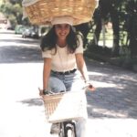 Kate del Castillo Instagram - #tbt 😂 #algunaveztendremosalas