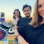 Kate del Castillo Instagram - Que delicia de tarde con mi amiga @lydiacacho bienvenida de regreso a tu casa!! Y mi ♥️ @bahena00 disfrutando una margarita de piña con @tequilahonor ♥️♥️♥️♥️