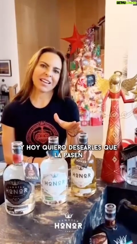 Kate del Castillo Instagram - Síguenos @tequilahonor Recuerden en empezar y terminar sus celebraciones con Honor. Follow us @tequilahonor Happy Sunday. May you have a wonderful Christmas with your loved ones! Remember to start and end your celebrations with Honor. #Newyear #AñoNuevo2024 #MezcalHonor #mezcal #mezcalhonor #cocktail #navidad #EstadosUnidos #guerrero #tequilacocktail #cocktailtime #weekend #mezcalcocktail #tequilahonor #viveconhonor #tequila #honor #christmas #livewithhonor #mexico #cupeatra #tequilatime #tequilanight #mexicancocktails #tequilalover #tequilamexicano #margaritas #usa #mezcaltime #katedelcastillo @tequilahonor @katedelcastillo