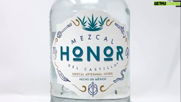 Kate del Castillo Instagram - Síguenos @tequilahonor Como ustedes lo pidieron, YA llegó Mezcal Honor Del Castillo a nuestro sitio web…al igual que muchas promociones!! Visiten www.Tequilahonor.com Entre tantas promociones como poder obtener un autógrafo mío en una etiqueta de mi Mezcal como poder obtener la camiseta nueva del Mezcal donde 100% de las ganancias se irán a ‘Las Mujeres del Mezcal’ para ayudar a nuestros hermanos del estado de Guerrero que fueron afectados por el huracán. Les va a encantar nuestro nuevo Mezcal artesanal utilizando el versátil y delicioso agave Cupreata! Aprovechen para sus regalos de navidad y para llevarlo a todas sus posadas!! Felices fiestas y recuerden que ¡El honor está en tus manos! Follow us @tequilahonor. As you requested, Mezcal Honor Del Castillo has arrived on our website, along with many promotions! Visit www.Tequilahonor.com. Among the various promotions, you can get my autograph on a label of my Mezcal or the new Mezcal shirt, where 100% of the proceeds are going to ‘Las Mujeres del Agave’ and will help our friends in the state of Guerrero affected by the hurricane. You’ll love our new artisanal Mezcal using the versatile and delicious agave Cupreata! Take advantage of the various promotions for your Christmas gifts and to take it to all your celebrations! Happy holidays, and remember, honor is in your hands! #MezcalHonor #MezcalLovers #mezcal #mezcalhonor #cocktail #DestiladoMexicano #EstadosUnidos #guerrero #tequilacocktail #cocktailtime #weekend #mezcalcocktail #tequilahonor #viveconhonor #tequila #honor #honorisinyourhands #livewithhonor #mexico #cupeatra #tequilatime #tequilanight #mexicancocktails #tequilalover #tequilamexicano #margaritas #usa #mezcaltime #katedelcastillo @tequilahonor @katedelcastillo