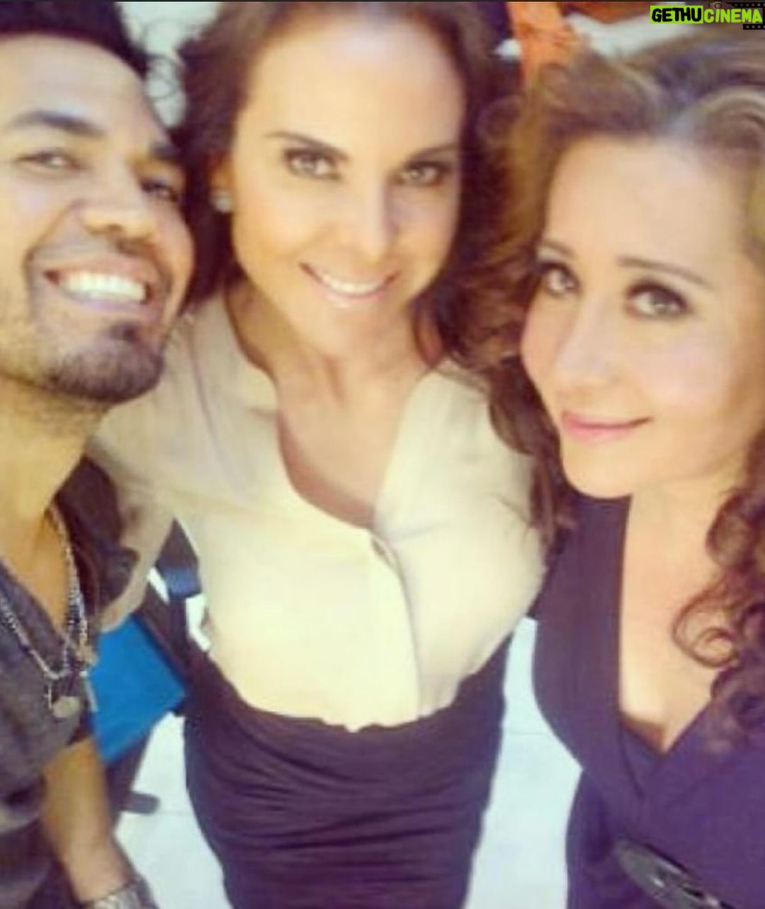 Kate del Castillo Instagram - 11 años de su partida y serán siempre recordados. Se les extraña siempre. #rip #jennyrivera #arturorivera #jacobyebale ♥️♥️ @jessimaldonadotv
