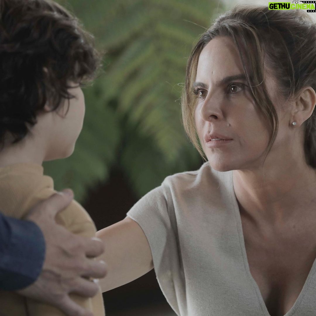 Kate del Castillo Instagram - De México para el mundo, @katedelcastillo es reconocida como mejor actriz-drama en los premios Imagen Awards por su interpretación de "Anna" en Volver a Caer, producción original de #ViX