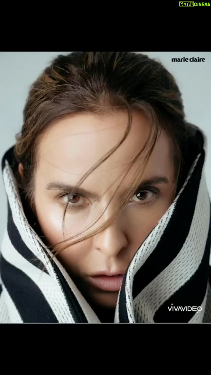 Kate del Castillo Instagram - Have an amazing weekend! Feliz fin de semana! Tómense un @tequilahonor ♥️