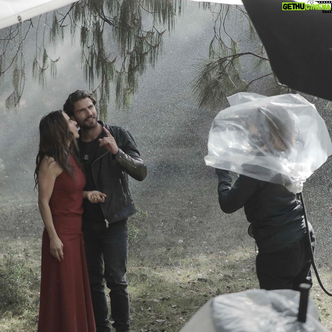 Kate del Castillo Instagram - De México para el mundo, @katedelcastillo es reconocida como mejor actriz-drama en los premios Imagen Awards por su interpretación de "Anna" en Volver a Caer, producción original de #ViX