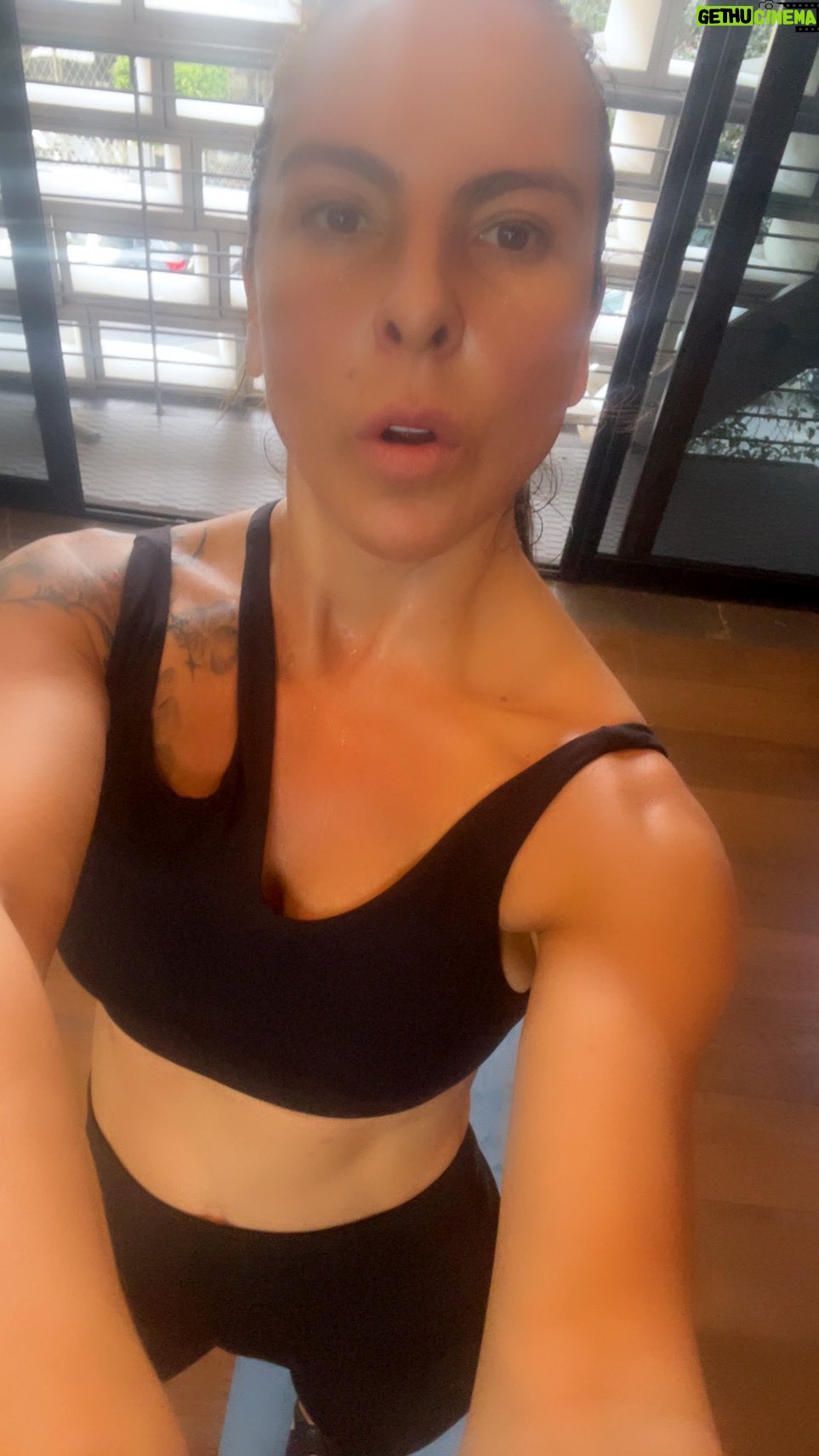 Kate del Castillo Instagram - Buenos días!!! Week 7 in my hometown 🥰#cdmx #mexicicity #workout @alo gracias @aurorapapile y Fer por mi #outfit ♥️