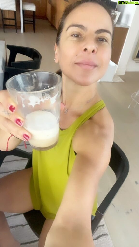 Kate del Castillo Instagram - Monday #coffee Monday #workout #coupleworkout @bahena00 Feliz semana! ♥️