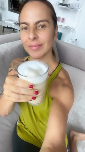 Kate del Castillo Instagram - Morning! #workout #katelifestyle #coffee