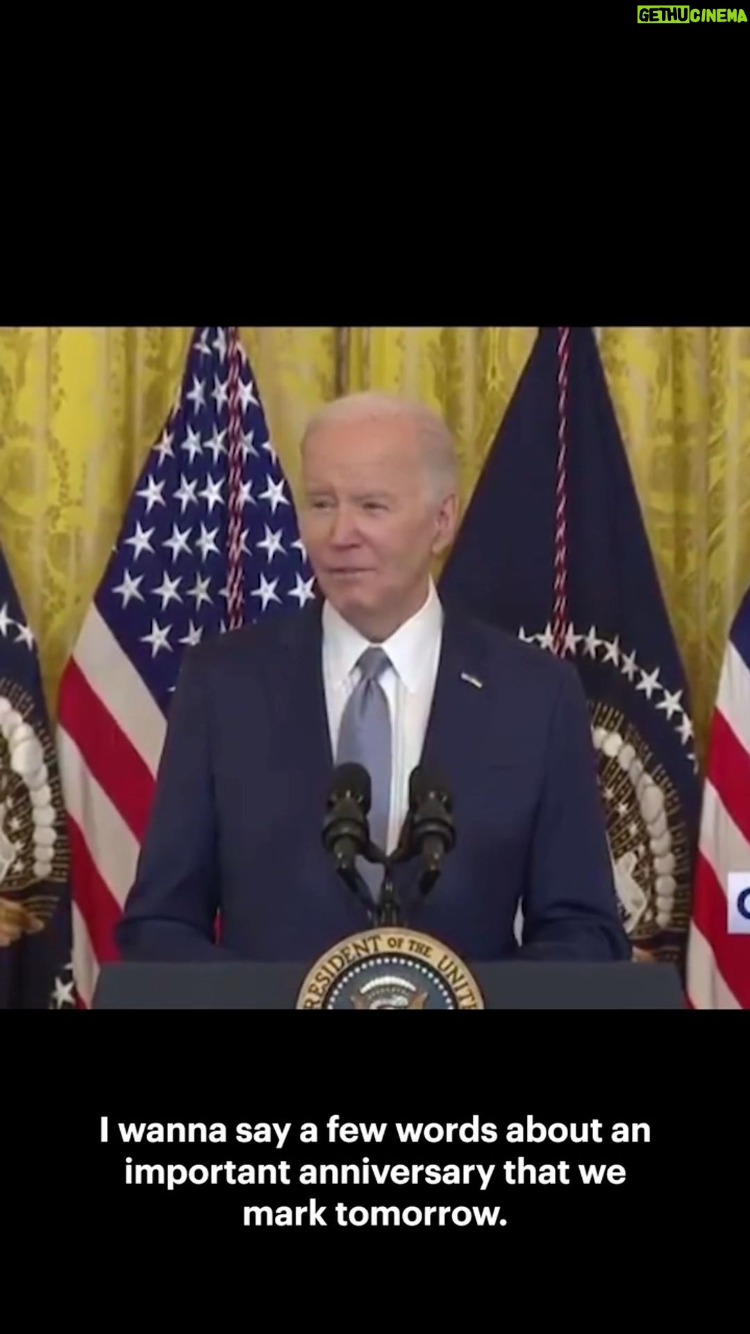 Katie Couric Instagram - In the wake of Alexei Navalny’s death, President Joe Biden announced more than 500 new sanctions on Russia. @potus warned of the sanctions earlier this week after blaming Putin for Navalny’s death. Mr. Biden had said there was “no doubt” Putin’s government was responsible. On Thursday, he met with Navalny’s wife and his daughter, Yulia and Dasha Navalnaya, in California. He addressed the new sanctions at the White House on Friday. “I assured them his legacy will continue to live around the world, and we in the United States are going to continue to ensure that Putin pays a price for his aggression abroad and repression at home,” Mr. Biden said while addressing the nation’s governors. 🎥: @cspan #news #ukraine #russia #biden #politics