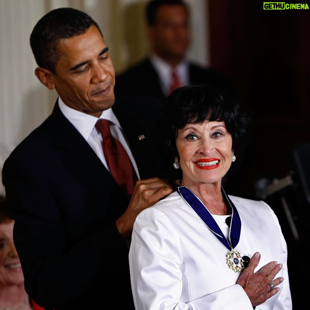 Katie Couric Instagram - Chita Rivera, the extraordinarily talented Broadway 🌟 who originated roles in “West Side Story,” “Bye Bye Birdie,” “Chicago” and “Kiss of the Spider Woman,” won two competitive Tony Awards, and became one of the most honored Latina entertainers of her generation, died Jan. 30 in New York. She was 91. 💔 Rivera’s death was announced by her daughter, Lisa Mordente, who said she died in New York after a brief illness. Rivera first gained wide notice in 1957 as Anita in the original production of “West Side Story” and was still dancing on Broadway with her trademark energy a half-century later in 2015’s “The Visit.” In August 2009, Rivera was awarded the Presidential Medal of Freedom, the highest honor the U.S. can give a civilian. Ms. Rivera won Tonys for “The Rink” in 1984 and “Kiss of the Spider Woman” in 1993. When accepting a Tony Award for Lifetime Achievement in 2018, she said “I wouldn’t trade my life in the theater for anything, because theater is life.” Rivera married fellow “West Side Story” performer Tony Mordente in 1957. The marriage ended in divorce. Their daughter, Lisa, also became a performer who occasionally appeared on Broadway, garnering a Tony nomination in 1982 for “Marlowe.” On a personal note, in 2002, Chita participated in an event I helped organize to raise money for colon cancer research and the Jay Monahan Center at New York Hospital. It was a tribute to the music of West Side Story. Chita, Rita Moreno and Bette Midler sang America. It was amazing. And Chita was so lovely to lend her talent to the evening. Thank you Chita…for everything. ❤️ 📸: @gettyimages