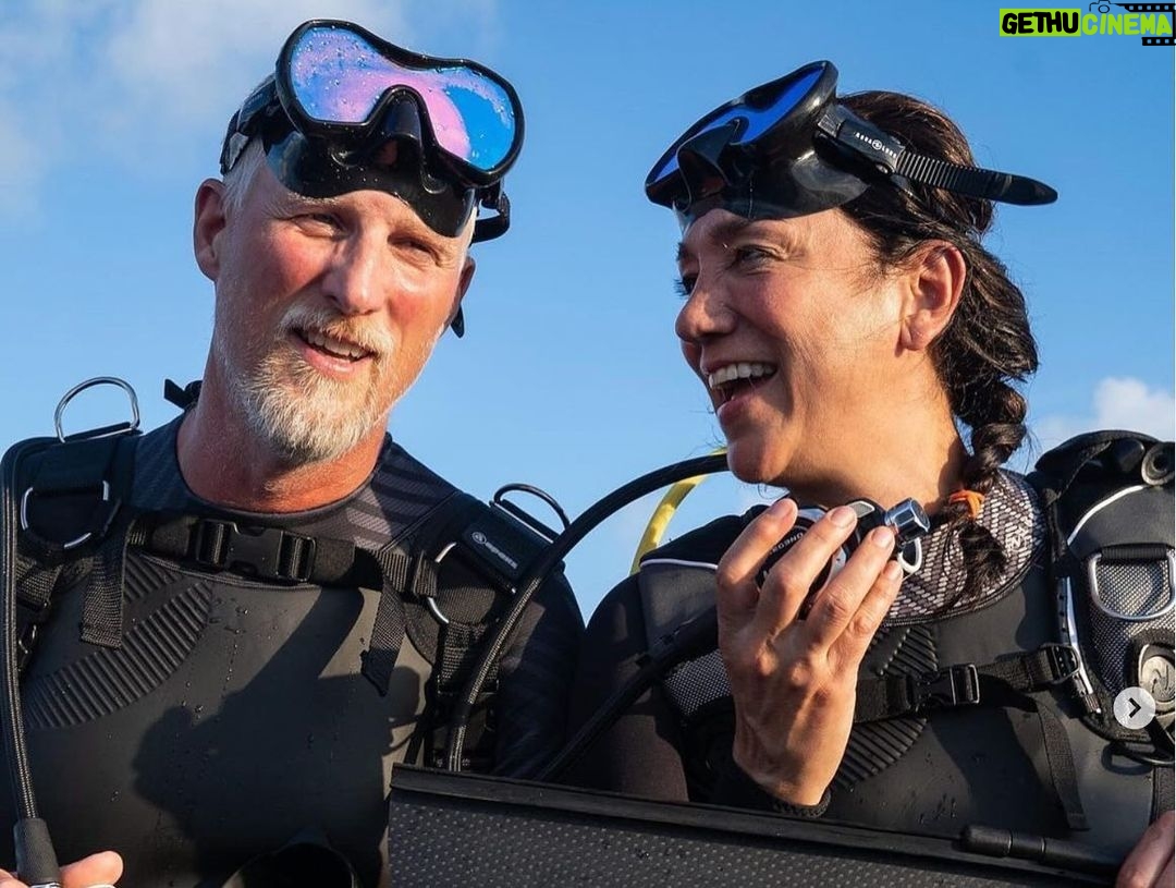 Katie Couric Instagram - I will use any excuse to post about my friends @paulnicklen and @mitty and the life-changing whale watching trip they took @johnmolner and me on in early 2023! ๐ ๐คฉ These wonderful human beings are the co-founders of the nonprofit @sealegacy and they're on a mission to celebrate our planetโs precious bodies of water, while giving us an up-close-and-personal look at their work. ๐ธ I'm so excited to share that my newsletter, Wake-Up Call, now has a new column called Ripple Effect where this dynamic duo will be regularly sharing their adventures on the ocean and what we can all do to protect it. ๐ We kick things off today with a look at how @sealegacy safeguards these unique environments โ and make sure you're subscribed to Wake-Up Call to never miss the newest write-up! Click the link in my bio to learn more. ๐ #sealegacy #wakeupcall #rippleeffect #paulnicklen #conservancy