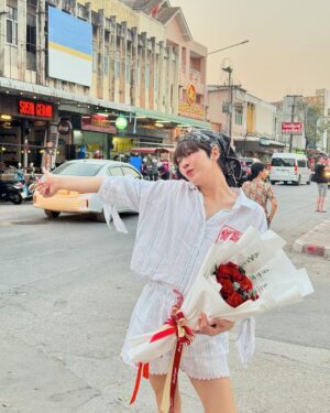 Katsamonnat Namwirote Instagram - My best Valentine's day ever! I'm so happy to spend time with my lover(s) 🌹
.
The best love is love yourself 💛
#valentines