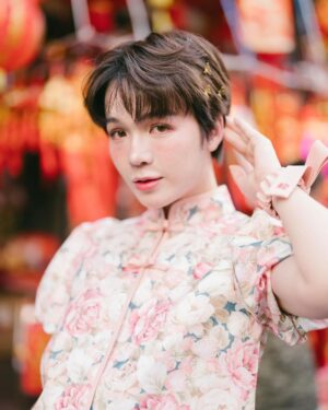 Katsamonnat Namwirote Instagram - 新年快乐 , 新正如意, 新年发财 🐉💵
我可爱吗？🐱🧧
.
📸 @chonticha.sai 
💄 @jin_pannaphat @nadaimakeover 
#cooheart