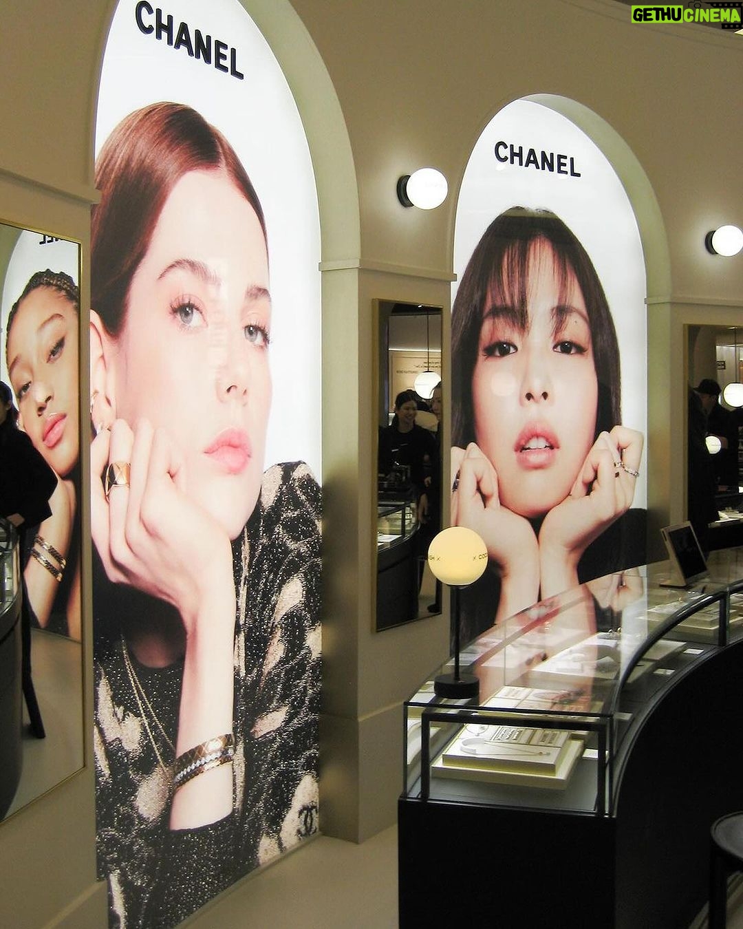 Katsamonnat Namwirote Instagram - Crush on you ! . CHANEL Fine Jewellery invites you to meet your crush at the CRUSH STORY event. CHANEL plays matchmaker for you to discover the right CRUSH. 1-11 February 2024 Hall of Fame, M Floor at Siam Paragon Register here www.chanel.com/-CRUSHSTORY_TH2 #CrushStory #CocoCrush #CHANELFineJewelry