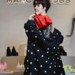Katsamonnat Namwirote Instagram - Self-confidence best outfit,rock it and own it ! 🖤 . How good that you could be you? so great atmosphere at the emsphere from your favorite xoxo 🐱@marcjacobs @PATLuxuryGroup.Official #MarcJacobs #MarcJacobsTH #PATLuxuryGroup Emsphere at EM District