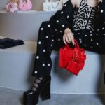 Katsamonnat Namwirote Instagram - Self-confidence best outfit,rock it and own it ! 🖤 . How good that you could be you? so great atmosphere at the emsphere from your favorite xoxo 🐱@marcjacobs @PATLuxuryGroup.Official #MarcJacobs #MarcJacobsTH #PATLuxuryGroup Emsphere at EM District