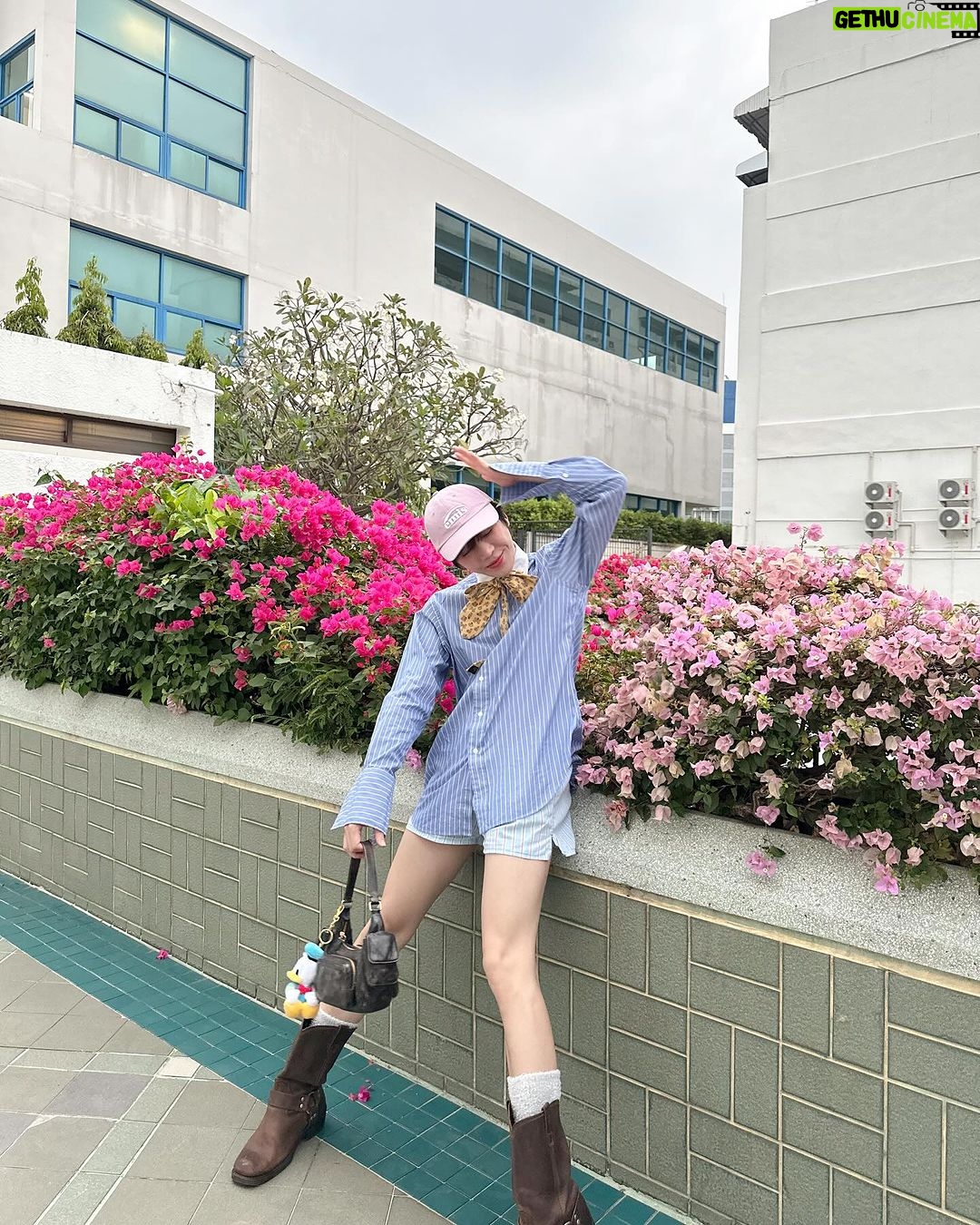 Katsamonnat Namwirote Instagram - เธอต้องไปหรือยัง อยากให้ฝนนานกว่านี้จัง 🌧️ Echoes of your name inside my mind 🩰🌷 #cooheart Bangkok Metropolis, Thailand