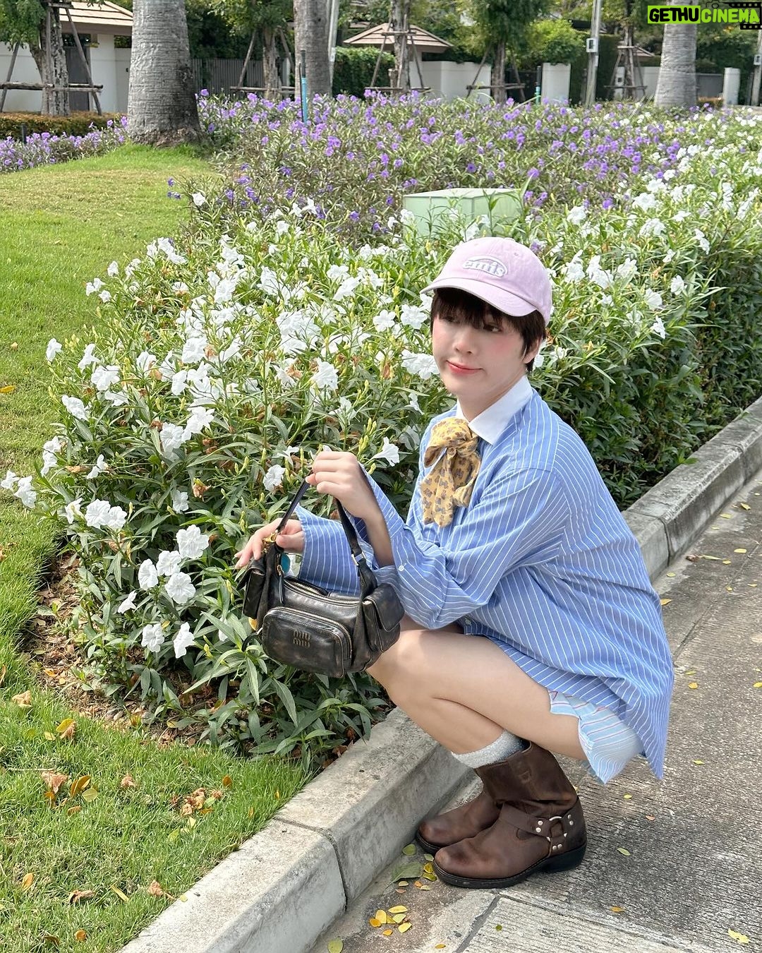 Katsamonnat Namwirote Instagram - เธอต้องไปหรือยัง อยากให้ฝนนานกว่านี้จัง 🌧️ Echoes of your name inside my mind 🩰🌷 #cooheart Bangkok Metropolis, Thailand