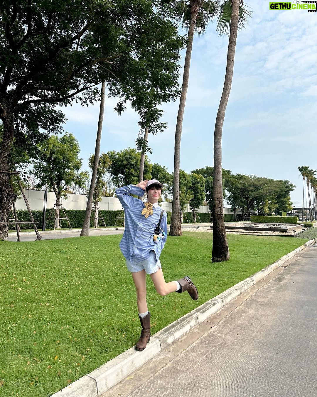 Katsamonnat Namwirote Instagram - เธอต้องไปหรือยัง อยากให้ฝนนานกว่านี้จัง 🌧️ Echoes of your name inside my mind 🩰🌷 #cooheart Bangkok Metropolis, Thailand