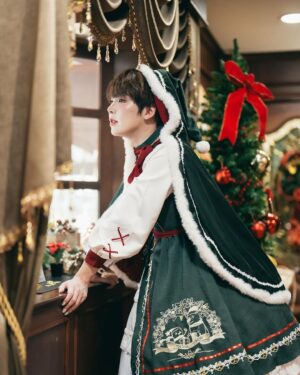 Katsamonnat Namwirote Instagram - Do You Want to Build a Snowman?☃️
📸 @chonticha.sai 
#christmas