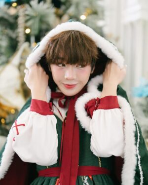 Katsamonnat Namwirote Instagram - Do You Want to Build a Snowman?☃️
📸 @chonticha.sai 
#christmas
