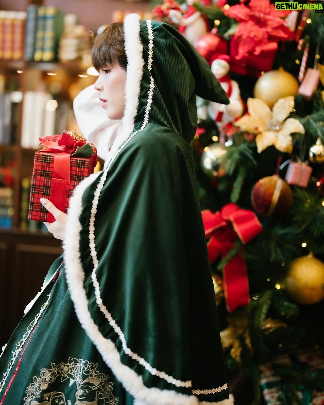 Katsamonnat Namwirote Instagram - Last Christmas I gave you my heart❄️✨ Merry Christmas my babe 💖 . 📸 @chonticha.sai @porkaewpnk 🎨 @nadaimakeover @jin_pannaphat #christmas #winter Bangkok, Thailand