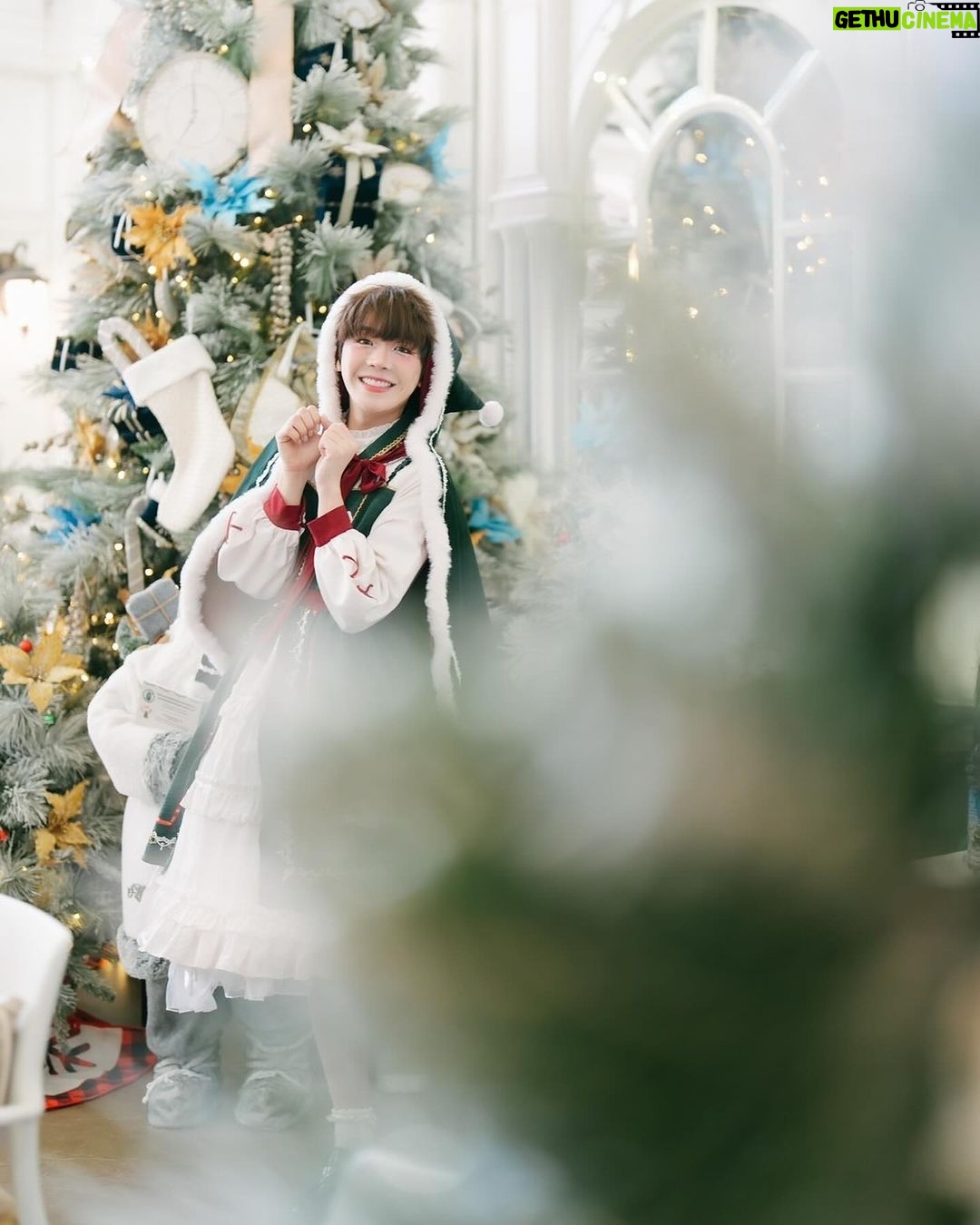 Katsamonnat Namwirote Instagram - Last Christmas I gave you my heart❄️✨ Merry Christmas my babe 💖 . 📸 @chonticha.sai @porkaewpnk 🎨 @nadaimakeover @jin_pannaphat #christmas #winter Bangkok, Thailand