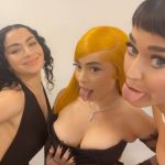 Katy Perry Instagram - PSA #womansworld🎶